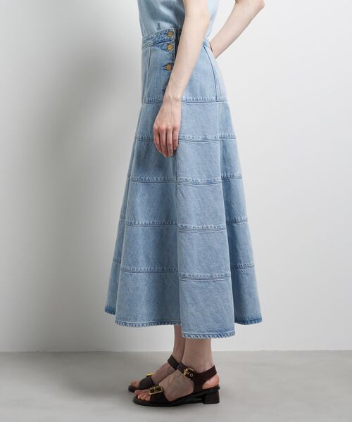 LANVIN en Bleu（ランバンオンブルー）の「Lee×LANVIN en Bleuデニムフレアスカート（スカート・レディース・ブルー系その他/ネイビー・36/38/40）」の6枚目の写真