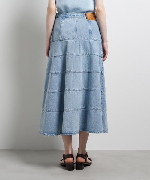 LANVIN en Bleu（ランバンオンブルー）の「Lee×LANVIN en Bleuデニムフレアスカート（スカート・レディース・ブルー系その他/ネイビー・36/38/40）」の7枚目の写真