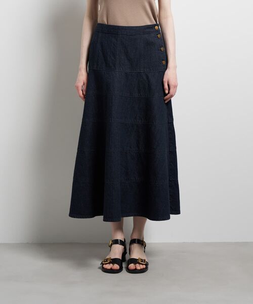 LANVIN en Bleu（ランバンオンブルー）の「Lee×LANVIN en Bleuデニムフレアスカート（スカート・レディース・ブルー系その他/ネイビー・36/38/40）」の15枚目の写真