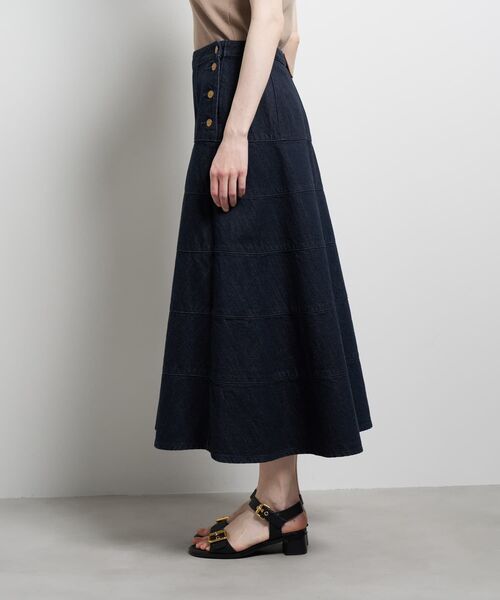 LANVIN en Bleu（ランバンオンブルー）の「Lee×LANVIN en Bleuデニムフレアスカート（スカート・レディース・ブルー系その他/ネイビー・36/38/40）」の16枚目の写真