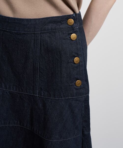 LANVIN en Bleu（ランバンオンブルー）の「Lee×LANVIN en Bleuデニムフレアスカート（スカート・レディース・ブルー系その他/ネイビー・36/38/40）」の19枚目の写真
