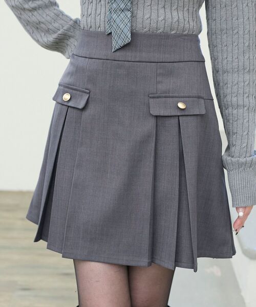 MAJESTIC LEGON（マジェスティックレゴン）の「ゴールドボタンプリーツミニスカパン（スカート・レディース・ブラック/キャメル/グレー・MEDIUM）」の17枚目の写真