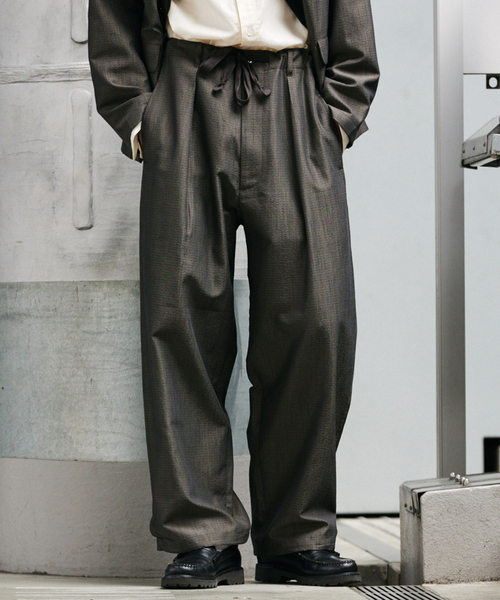 JOURNAL STANDARD（ジャーナルスタンダード）の「SLUB SUCKER / スラブ サッカー オーバー パンツ（スラックス・メンズ・ベージュ系その他/カーキ/ブラック系その他・SMALL/MEDIUM/LARGE）」の3枚目の写真