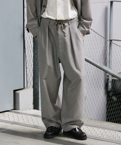 JOURNAL STANDARD（ジャーナルスタンダード）の「SLUB SUCKER / スラブ サッカー オーバー パンツ（スラックス・メンズ・ベージュ系その他/カーキ/ブラック系その他・SMALL/MEDIUM/LARGE）」の6枚目の写真