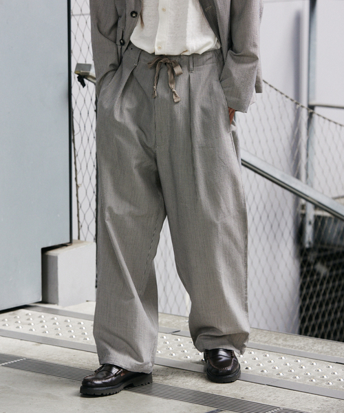 JOURNAL STANDARD（ジャーナルスタンダード）の「SLUB SUCKER / スラブ サッカー オーバー パンツ（スラックス・メンズ・ベージュ系その他/カーキ/ブラック系その他・SMALL/MEDIUM/LARGE）」の7枚目の写真