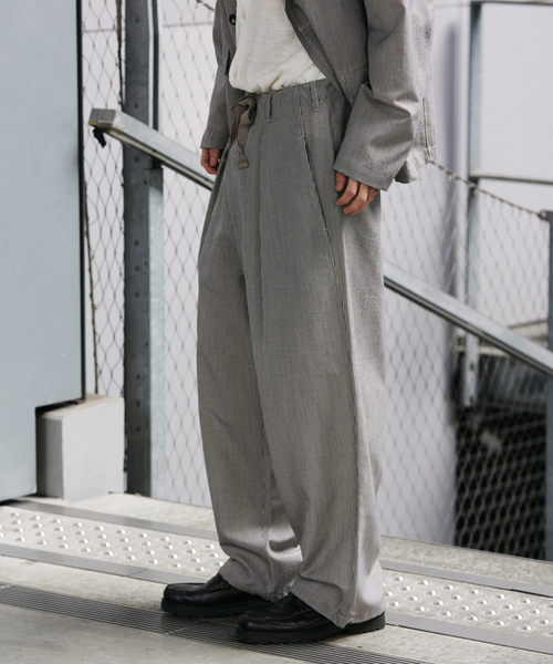 JOURNAL STANDARD（ジャーナルスタンダード）の「SLUB SUCKER / スラブ サッカー オーバー パンツ（スラックス・メンズ・ベージュ系その他/カーキ/ブラック系その他・SMALL/MEDIUM/LARGE）」の8枚目の写真