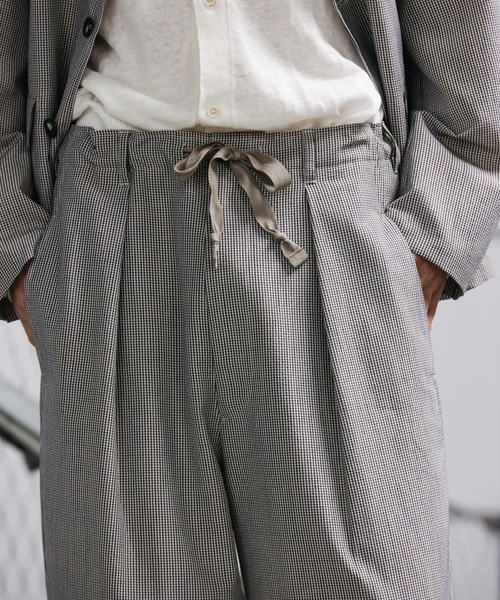 JOURNAL STANDARD（ジャーナルスタンダード）の「SLUB SUCKER / スラブ サッカー オーバー パンツ（スラックス・メンズ・ベージュ系その他/カーキ/ブラック系その他・SMALL/MEDIUM/LARGE）」の10枚目の写真