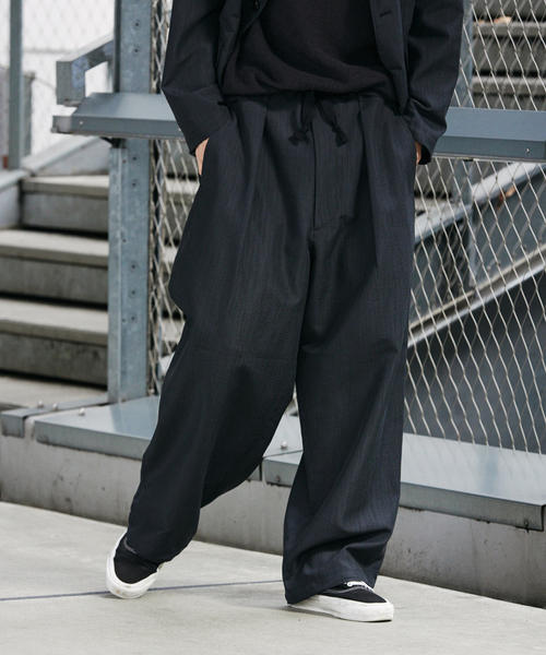 JOURNAL STANDARD（ジャーナルスタンダード）の「SLUB SUCKER / スラブ サッカー オーバー パンツ（スラックス・メンズ・ベージュ系その他/カーキ/ブラック系その他・SMALL/MEDIUM/LARGE）」の16枚目の写真