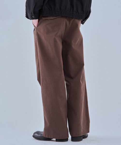 EDIFICE（エディフィス）の「ハイカウント ツイル チノパン（チノパンツ・メンズ・ブラウン/ブラック/ベージュ・MEDIUM/LARGE）」の10枚目の写真
