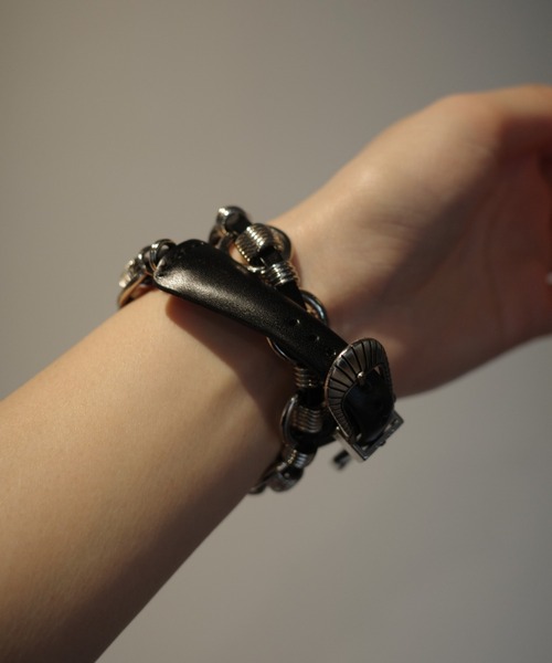 TOGA TOO（トーガトゥ）の「TOGA TOO Ring metal watch belt（その他小物・レディース・ブラック・41/45）」の2枚目の写真