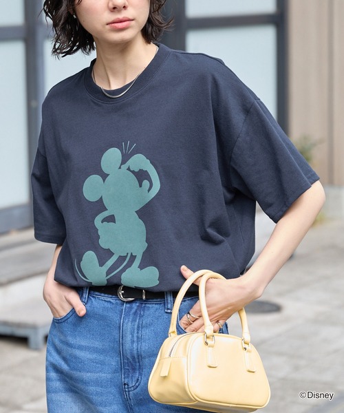 Disney(ディズニー)の「【Disney】別注/ミッキーマウス&ミニーマウス/オールドグラフィックプリント モチーフアソート オーバーサイズ半袖Tシャツ(Tシャツ/カットソー・レディース・アイボリー系2/ホワイト系2/ホワイト系/ネイビー/スミクロ/オフホワイト/アイボリー系・L/M)」の7枚目の写真