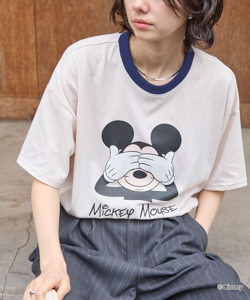 Disney(ディズニー)の「【Disney】別注/ミッキーマウス&ミニーマウス/オールドグラフィックプリント モチーフアソート オーバーサイズ半袖Tシャツ(Tシャツ/カットソー・レディース・アイボリー系2/ホワイト系2/ホワイト系/ネイビー/スミクロ/オフホワイト/アイボリー系・L/M)」の9枚目の写真