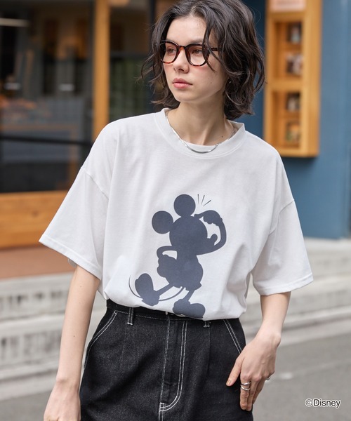 Disney（ディズニー）の「【Disney】別注/ミッキーマウス＆ミニーマウス/オールドグラフィックプリント モチーフアソート オーバーサイズ半袖Tシャツ（Tシャツ/カットソー・レディース・アイボリー系2/ホワイト系2/ホワイト系/ネイビー/スミクロ/オフホワイト/アイボリー系・L/M）」の22枚目の写真