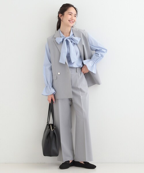 SHOO・LA・RUE(シューラルー)の「【洗濯後シワになりにくい/UV/S-LL】大人っぽく着られる キャンディースリーブ リボンブラウス(シャツ/ブラウス・レディース・ブルー系7/ライトブルー/オフホワイト・04/03/02/01)」の6枚目の写真