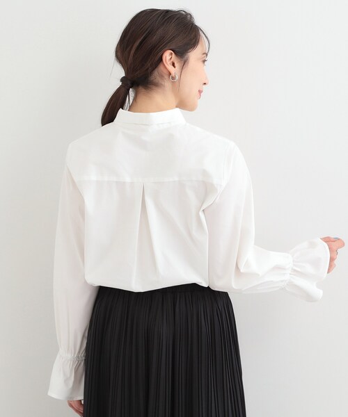 SHOO・LA・RUE(シューラルー)の「【洗濯後シワになりにくい/UV/S-LL】大人っぽく着られる キャンディースリーブ リボンブラウス(シャツ/ブラウス・レディース・ブルー系7/ライトブルー/オフホワイト・04/03/02/01)」の9枚目の写真