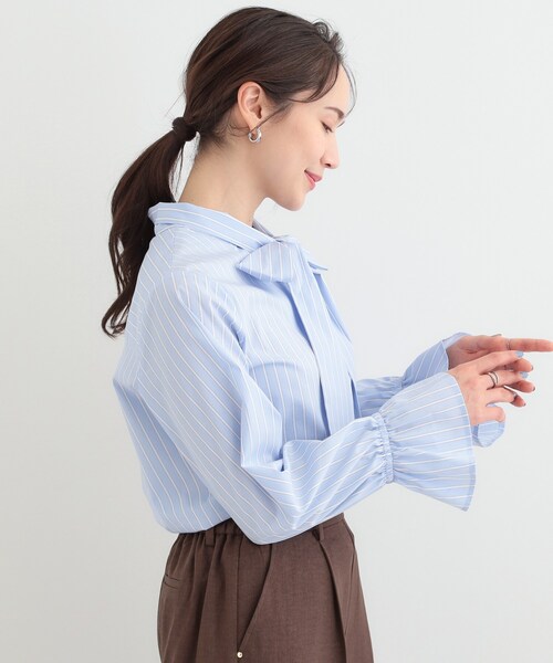 SHOO・LA・RUE(シューラルー)の「【洗濯後シワになりにくい/UV/S-LL】大人っぽく着られる キャンディースリーブ リボンブラウス(シャツ/ブラウス・レディース・ブルー系7/ライトブルー/オフホワイト・04/03/02/01)」の13枚目の写真