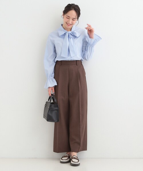 SHOO・LA・RUE(シューラルー)の「【洗濯後シワになりにくい/UV/S-LL】大人っぽく着られる キャンディースリーブ リボンブラウス(シャツ/ブラウス・レディース・ブルー系7/ライトブルー/オフホワイト・04/03/02/01)」の14枚目の写真