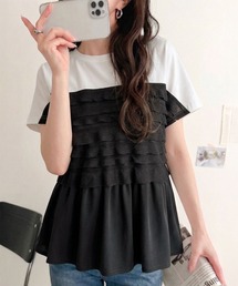 classicalelf（クラシカルエルフ）の「甘さを仕込む、大人の余裕。綿100%シルケット加工×シアーフリル切替オーバーサイズペプラムTシャツ(半袖)（Tシャツ/カットソー）」