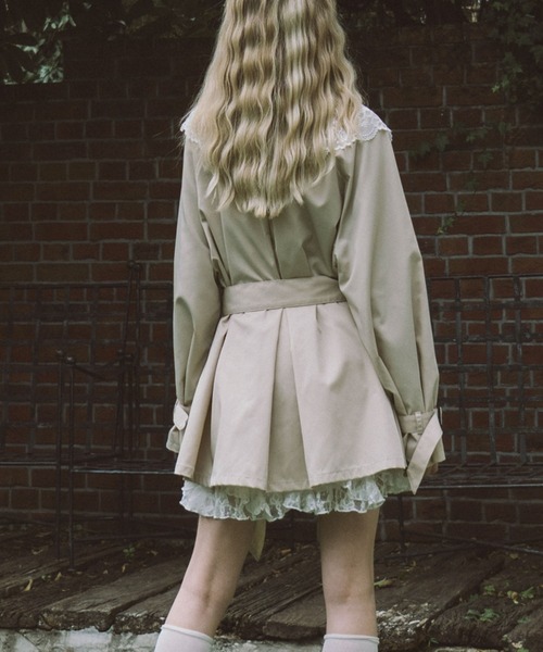 archives（アルシーヴ）の「【今季ゲキ推し！展示会人気NO.1！トレンドアウター】レースカラー付ミドルトレンチコート（トレンチコート・レディース・オリーブ/ネイビー/ベージュ・MEDIUM）」の22枚目の写真