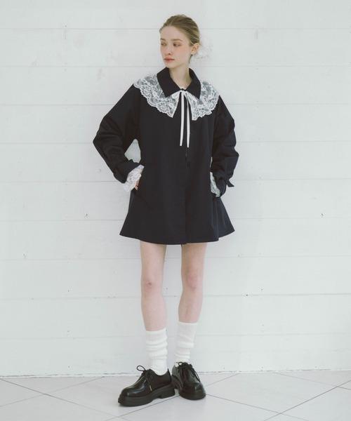 archives（アルシーヴ）の「【今季ゲキ推し！展示会人気NO.1！トレンドアウター】レースカラー付ミドルトレンチコート（トレンチコート・レディース・オリーブ/ネイビー/ベージュ・MEDIUM）」の12枚目の写真