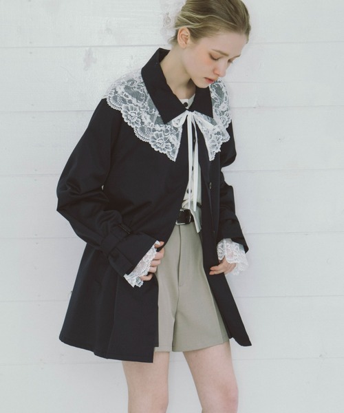 archives（アルシーヴ）の「【今季ゲキ推し！展示会人気NO.1！トレンドアウター】レースカラー付ミドルトレンチコート（トレンチコート・レディース・オリーブ/ネイビー/ベージュ・MEDIUM）」の8枚目の写真