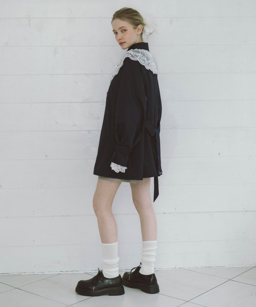 archives（アルシーヴ）の「【今季ゲキ推し！展示会人気NO.1！トレンドアウター】レースカラー付ミドルトレンチコート（トレンチコート・レディース・オリーブ/ネイビー/ベージュ・MEDIUM）」の15枚目の写真