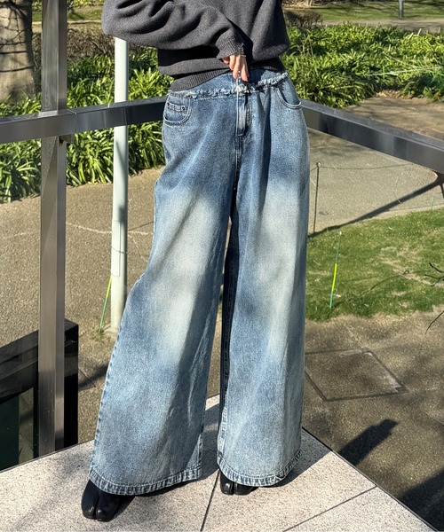 FMiBL(ファミル)の「カットオフデニムワイドパンツ / ワイドシルエット 体型カバー(デニムパンツ・レディース・ブルー・FREE)」の15枚目の写真