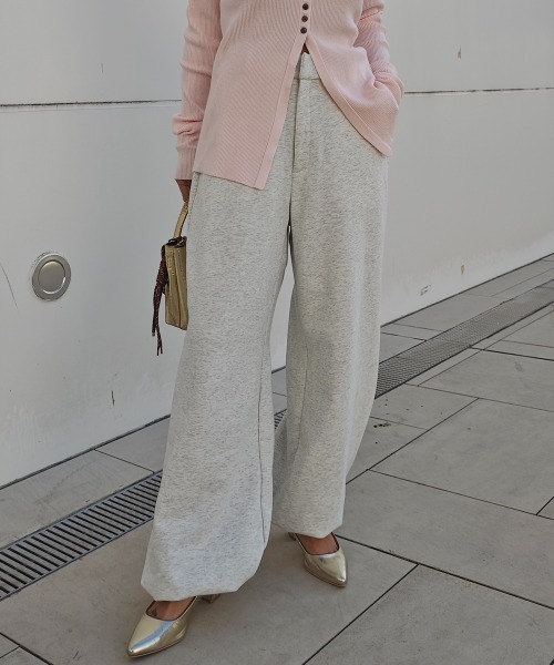 esutoreja(エストレジャ)の「2wayヘムワイドスリットパンツ(スウェットパンツ・レディース・グレー/ブラック/オートミール・FREE)」の1枚目の写真
