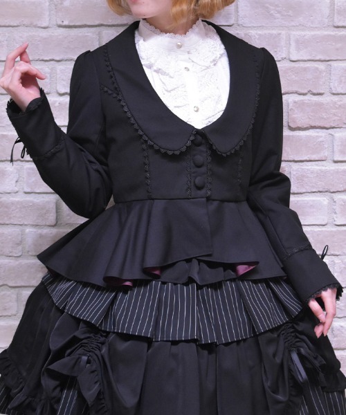 Chalmiere（シャルミエール）の「ペプラムショートジャケット