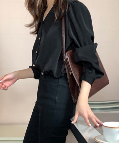 Flugge(フラッジー)の「襟付きボタンブラウス(シャツ/ブラウス・レディース・ホワイト/ブラック・LARGE/MEDIUM)」の3枚目の写真
