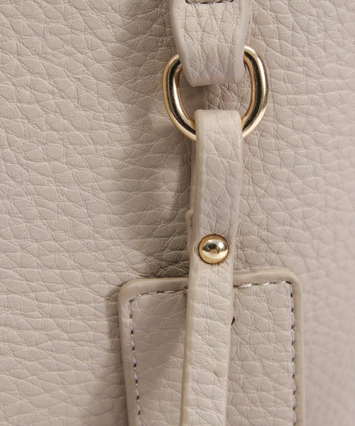 clear（クリア）の「レザー多機能2WAYトートバッグ［大人 カジュアル 着回し力抜群］≪新作≫（トートバッグ・レディース・ベージュ/ブラック・F）」の12枚目の写真