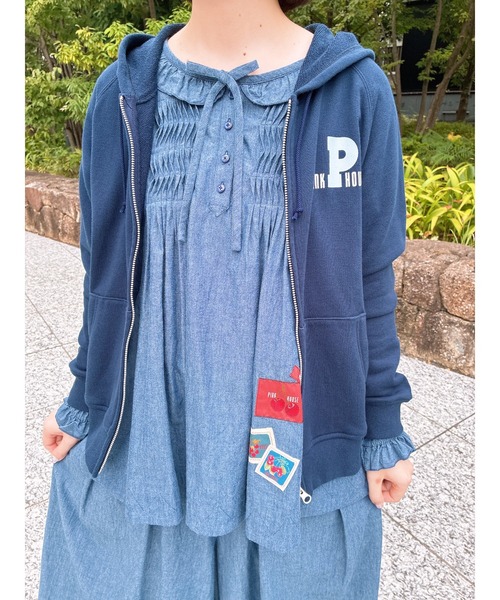 PINK HOUSE（ピンクハウス）の「Pロゴ＆ネームワッペン使いパーカー（パーカー・レディース・ネイビー/レッド/ピンク/ブラック/オフホワイト・フリー）」の22枚目の写真