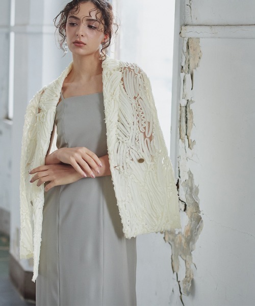 Callarus（カラルス）の「＜単品＞テープ刺繍チュールダブルテーラードジャケット〔Callarus〕（テーラードジャケット・レディース・アイボリー/ブラック・M/L/LL/3L）」の2枚目の写真