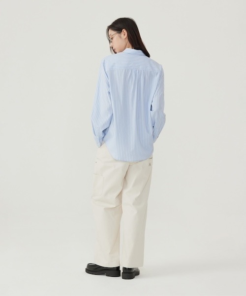 COVERNAT(カバーナット)の「WOMEN OVERSIZED STRIPED SHIRT(シャツ/ブラウス・レディース・アイボリー/ブルー・MEDIUM/SMALL)」の8枚目の写真