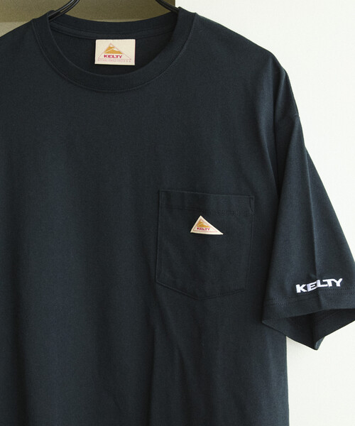 FREAK'S STORE（フリークスストア）の「限定展開 KELTY×FREAK'S STORE ケルティ 別注 ワンポイント ヴィンテージロゴ クルーネック ポケットTシャツ UVカット 接触冷感 吸水速乾（Tシャツ/カットソー・メンズ・オリーブ/ベージュ/スミクロ/ネイビー/ブラック/ピンク/ホワイト/杢グレー・LARGE/MEDIUM/SMALL/X-LARGE）」の9枚目の写真