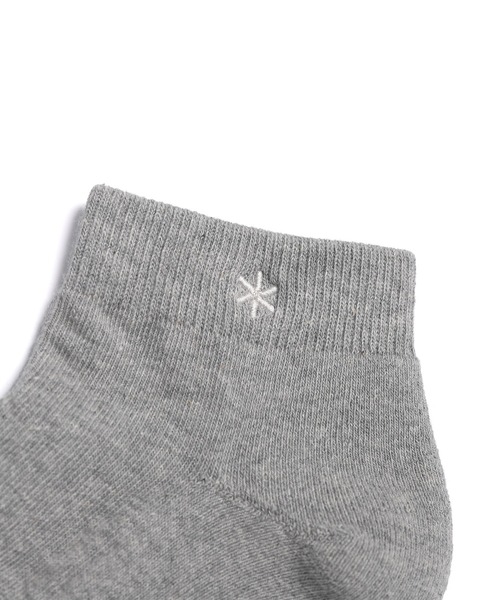 Snow Peak(スノーピーク)の「Snow Peak / Basic Ankle Socks ベーシックなアンクルソックス 靴下 海外限定(ソックス/靴下・メンズ・オフホワイト/ダークネイビー/グレー・24/26)」の5枚目の写真