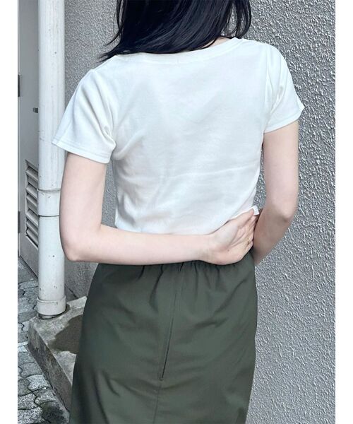 MURUA(ムルーア)の「ライティングロゴプレートTシャツ(Tシャツ/カットソー・レディース・パープル/ブラック/ホワイト・FREE)」の15枚目の写真