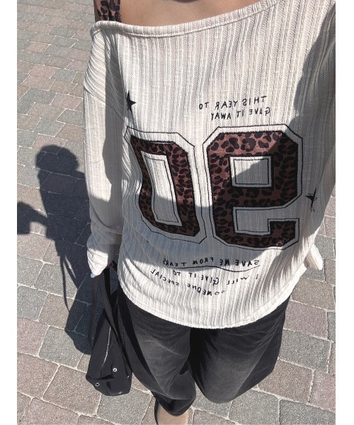 MEMECLE(メメクル)の「【 MEMECLE / メメクル 】 ナンバリング レオパード Y2K シアー ワンショル トップス(Tシャツ/カットソー・レディース・ホワイト/ブラック・SMALL/MEDIUM)」の1枚目の写真