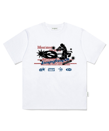 フォトグラファー ESCF ロゴ コラージュ プリント オーバーサイズ 半袖Tシャツ ホワイト