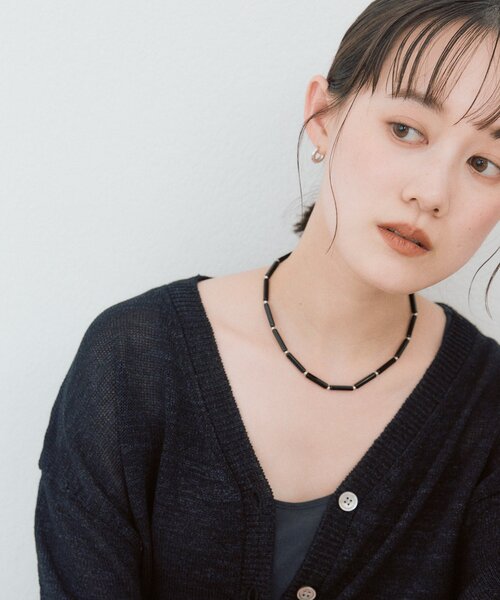 RIVE DROITE（リヴドロワ）の「【程よい抜け感とニュアンスを演出】カラービーズネックレス（ネックレス・レディース・ブラック/サックスブルー・FREE）」の16枚目の写真