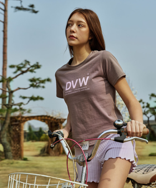 DEVIWEAR(デヴィウェア)の「DVWロゴ半袖Tシャツ DEVI-T0154-ココア(Tシャツ/カットソー・レディース・ブラウン・SMALL/MEDIUM)」の11枚目の写真