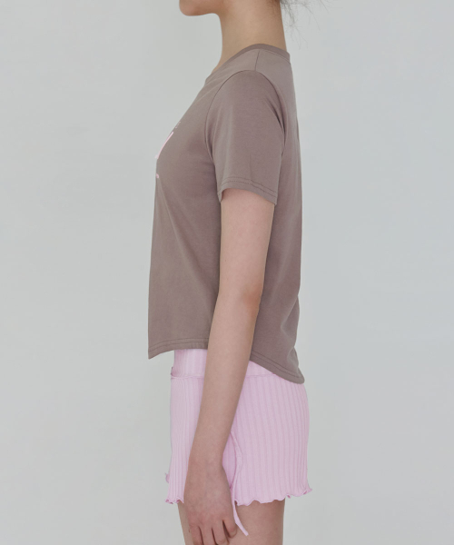 DEVIWEAR(デヴィウェア)の「DVWロゴ半袖Tシャツ DEVI-T0154-ココア(Tシャツ/カットソー・レディース・ブラウン・SMALL/MEDIUM)」の5枚目の写真