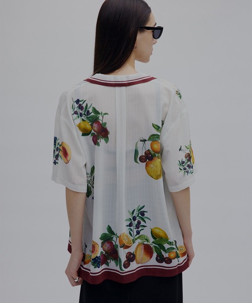 Ameri（アメリ）の「MEDI FRUIT SCARF PATTERN SHEER SHIRT（シャツ/ブラウス・レディース・ブラック/アイボリー・FREE）」の4枚目の写真