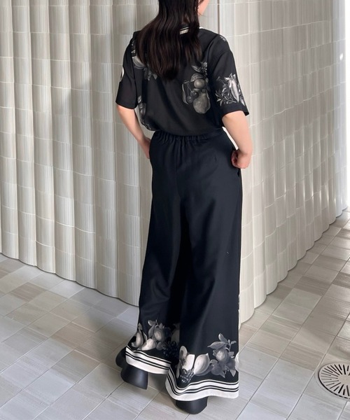 Ameri（アメリ）の「MEDI FRUIT SCARF PATTERN SHEER SHIRT（シャツ/ブラウス・レディース・ブラック/アイボリー・FREE）」の17枚目の写真