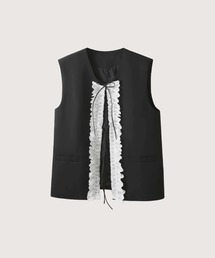LA POMME petit（ラポミ・プチ）の「Delicate Lace Ruffle Vest（ベスト）」