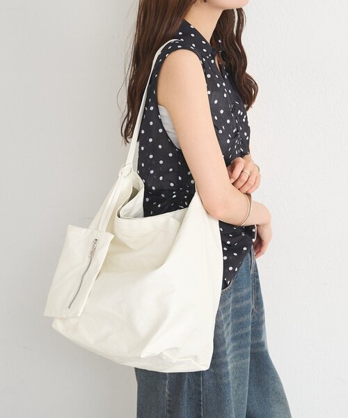 mystic(ミスティック)の「ポーチ付きナイロンBIGトート(トートバッグ・レディース・ピンク/オフホワイト/ブラック・ONE SIZE)」の2枚目の写真