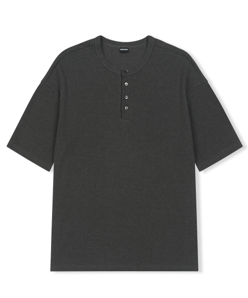 MOOVN(ムブン)の「ヘンリーネックワッフル半袖Tシャツチャコール(Tシャツ/カットソー・メンズ・その他・LARGE/SMALL/MEDIUM)」の2枚目の写真