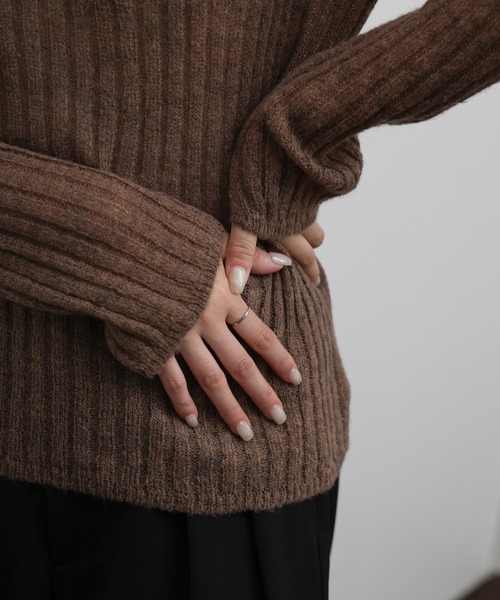 select MOCA Et(セレクトモカエト)の「【Et】Sheer Ribbed Henley Neck Knit(ニット/セーター・レディース・チャコール/ブラウン/ライトグレー・FREE)」の14枚目の写真