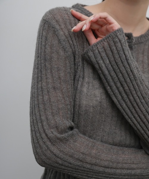 select MOCA Et(セレクトモカエト)の「【Et】Sheer Ribbed Henley Neck Knit(ニット/セーター・レディース・チャコール/ブラウン/ライトグレー・FREE)」の18枚目の写真