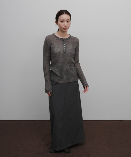 select MOCA Et(セレクトモカエト)の「【Et】Sheer Ribbed Henley Neck Knit(ニット/セーター・レディース・チャコール/ブラウン/ライトグレー・FREE)」の20枚目の写真